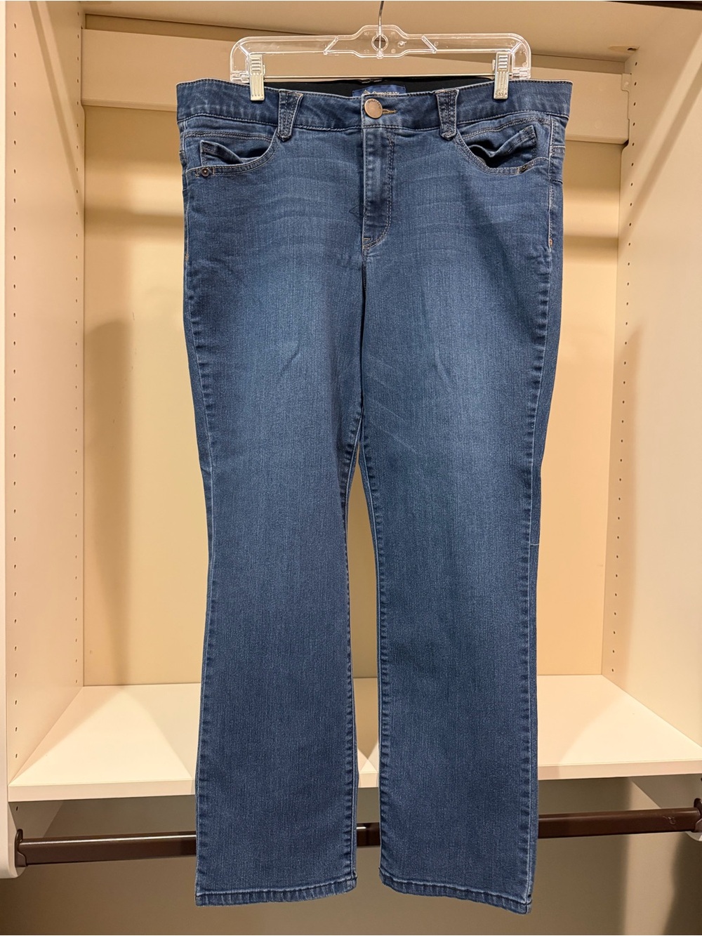 Democracy “Ab”solution Women’s Straight Leg Jeans. Size 16